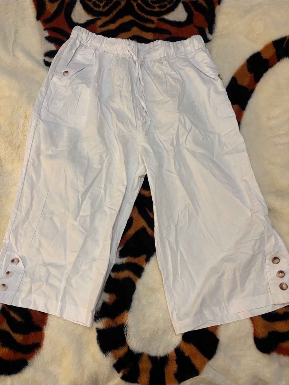 Women's Wide-Leg Drawstring Capris